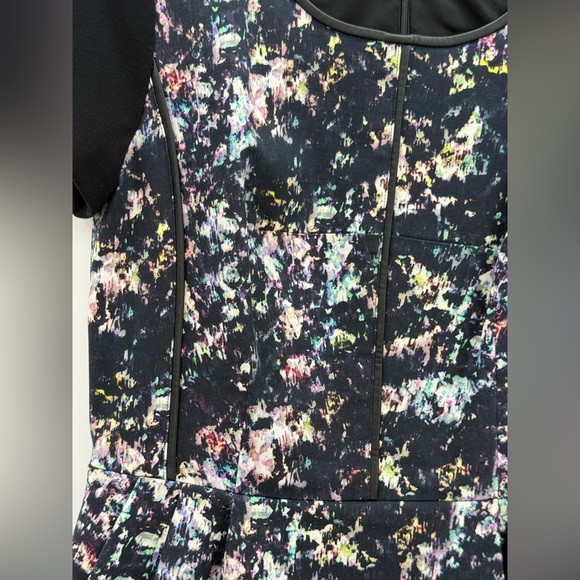 CLUB MONACO Shayla Mini Dress Black Abstract Print Faux leather Trim Size 8 - Picture 6 of 16